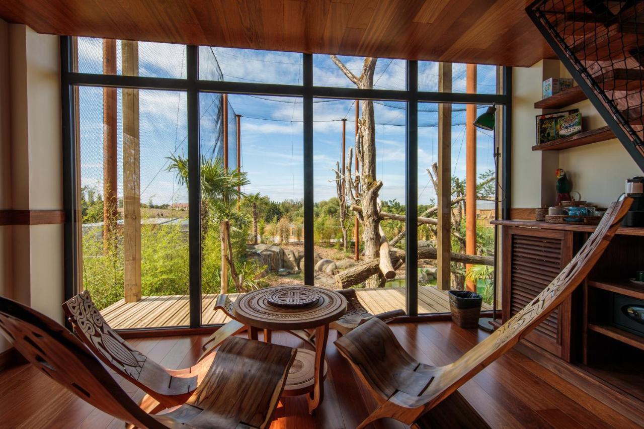 Lodge Parrot World - Les *